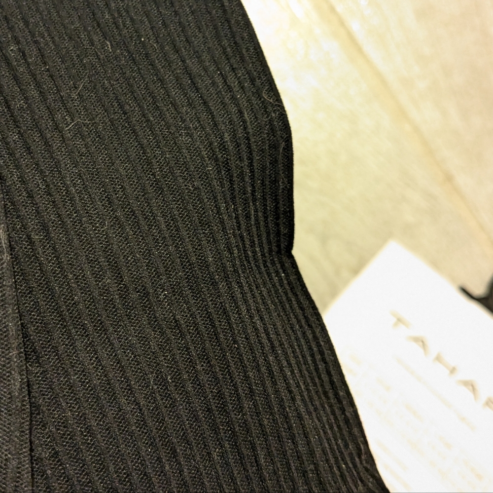NWOT Tahari Black Ribbed tights (L)